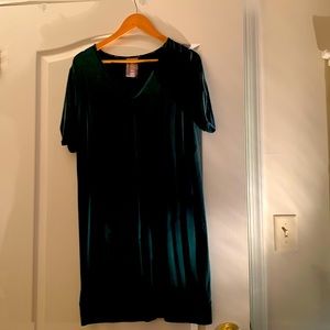 Nice color green loose dress